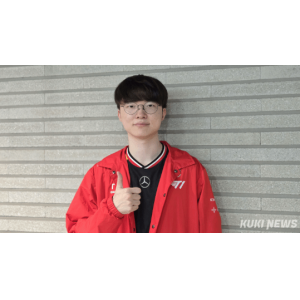 认可!Faker祝贺Uzi入选名人堂：完全配得上这份荣誉